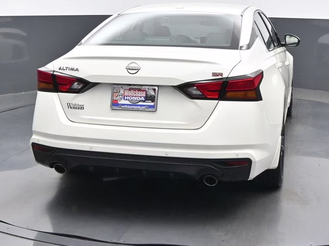 2025 Pearl White Tricoat Nissan Altima 2.5 SR FWD Sedan