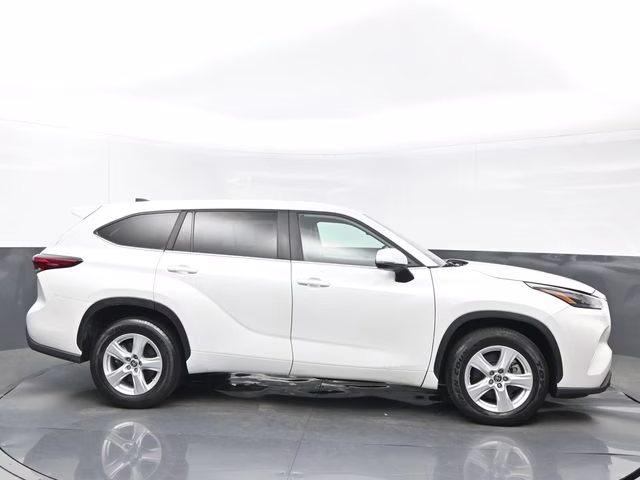 2023 Pearl Toyota Highlander L FWD SUV