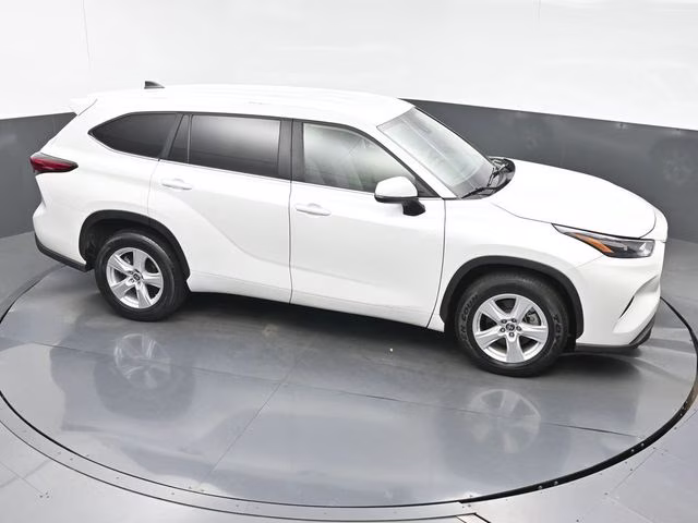 2023 Pearl Toyota Highlander L FWD SUV