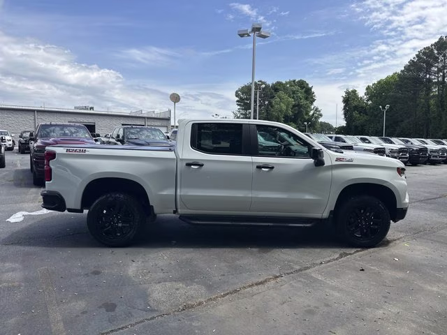 2025 Summit White Chevrolet Silverado 1500 4X4 Truck