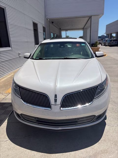 2015 White Platinum Clearcoat Metallic Lincoln MKS Base FWD Sedan