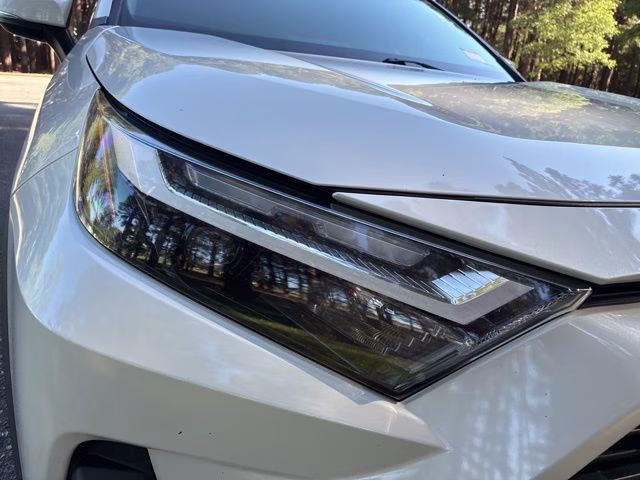 2022 Blizzard Pearl Toyota RAV4 XLE Premium FWD SUV