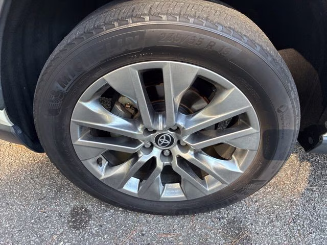 2022 Blizzard Pearl Toyota RAV4 XLE Premium FWD SUV