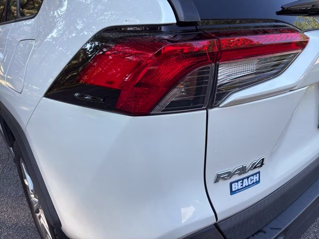 2022 Blizzard Pearl Toyota RAV4 XLE Premium FWD SUV