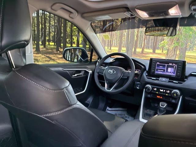 2022 Blizzard Pearl Toyota RAV4 XLE Premium FWD SUV