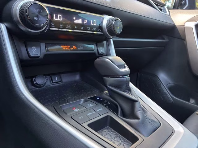 2022 Blizzard Pearl Toyota RAV4 XLE Premium FWD SUV