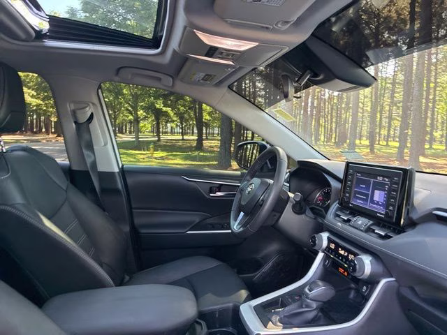 2022 Blizzard Pearl Toyota RAV4 XLE Premium FWD SUV