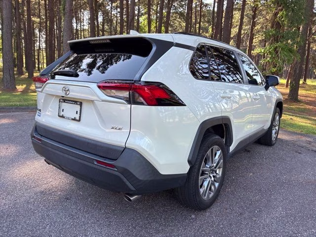 2022 Blizzard Pearl Toyota RAV4 XLE Premium FWD SUV
