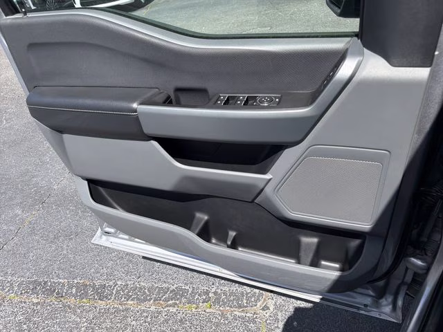 2023 Iconic Silver Metallic Ford F-150 XLT 4X4 Truck