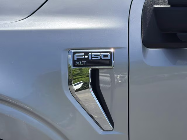2023 Iconic Silver Metallic Ford F-150 XLT 4X4 Truck
