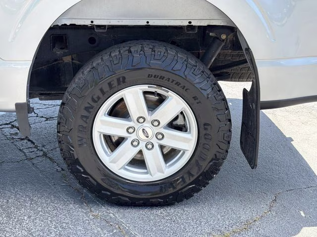 2023 Iconic Silver Metallic Ford F-150 XLT 4X4 Truck