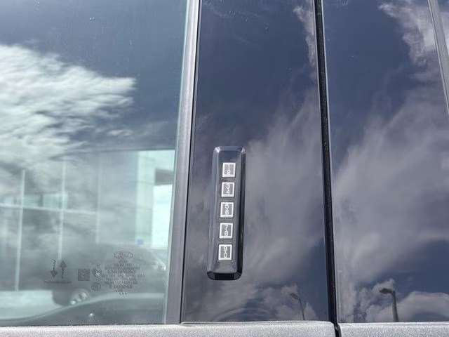 2024 Agate Black Metallic Ford F-150 XLT 4X4 Truck