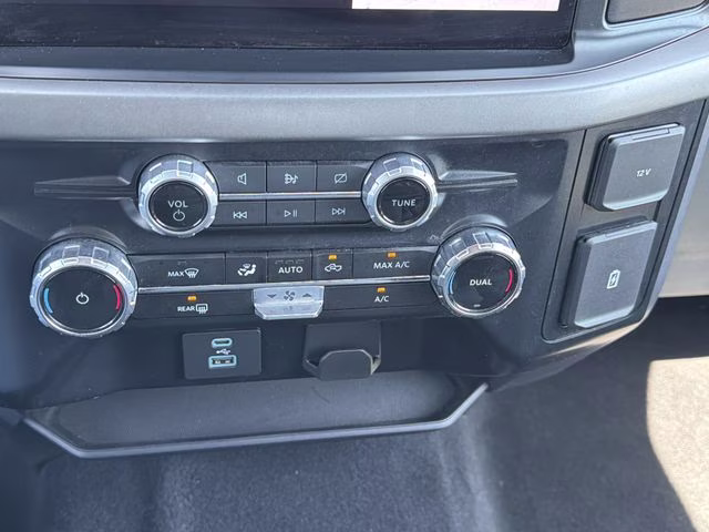 2024 Atlas Blue Metallic Ford F-150 XLT 4X4 Truck