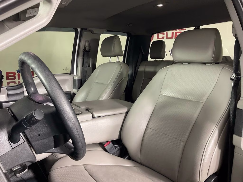 2020 Oxford White Ford Super Duty F-250 SRW XL SERVICE BODY 4X4 Truck