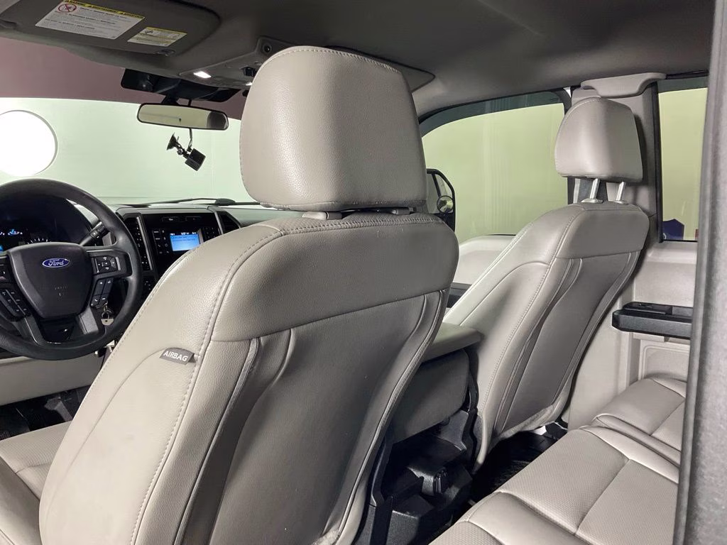 2020 Oxford White Ford Super Duty F-250 SRW XL SERVICE BODY 4X4 Truck