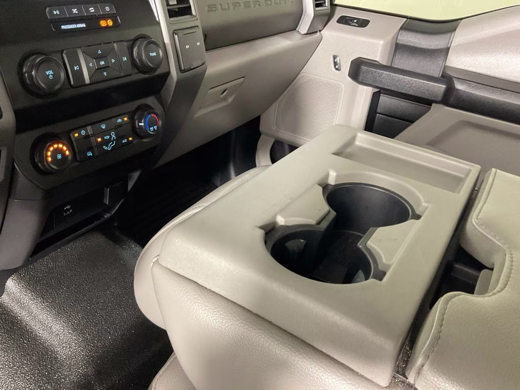 2020 Oxford White Ford Super Duty F-250 SRW XL SERVICE BODY 4X4 Truck