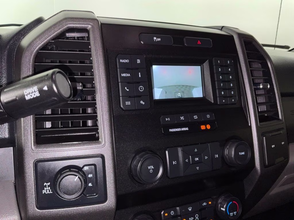 2020 Oxford White Ford Super Duty F-250 SRW XL SERVICE BODY 4X4 Truck