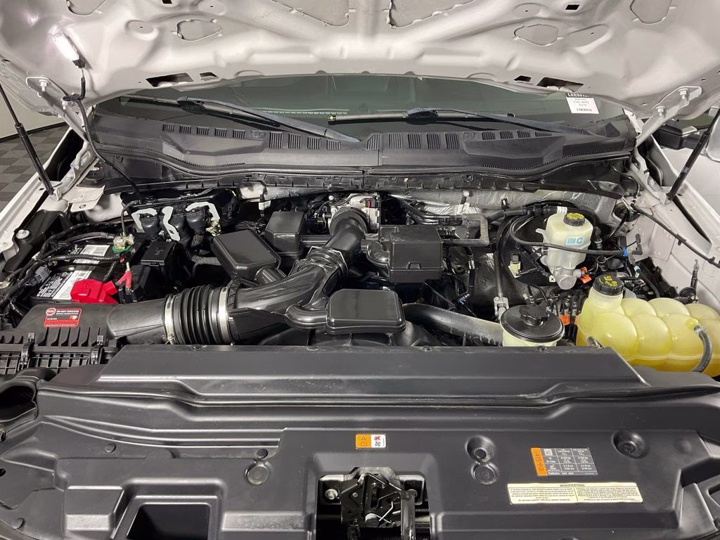 2020 Oxford White Ford Super Duty F-250 SRW XL SERVICE BODY 4X4 Truck