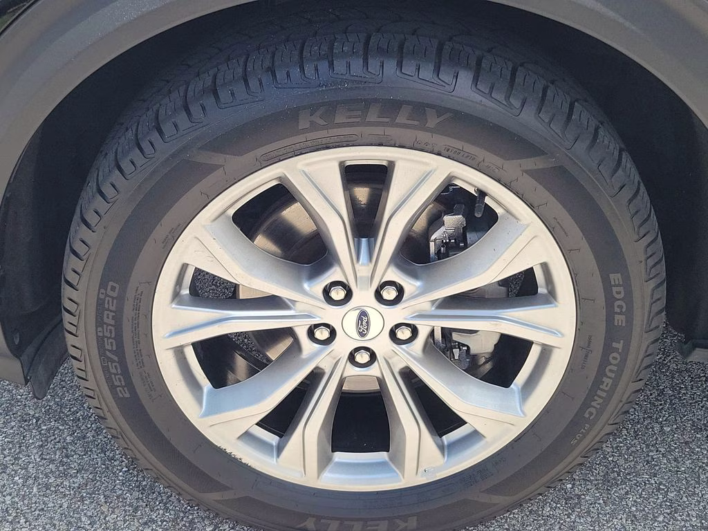 2023 Black Metallic Ford Explorer Limited RWD SUV