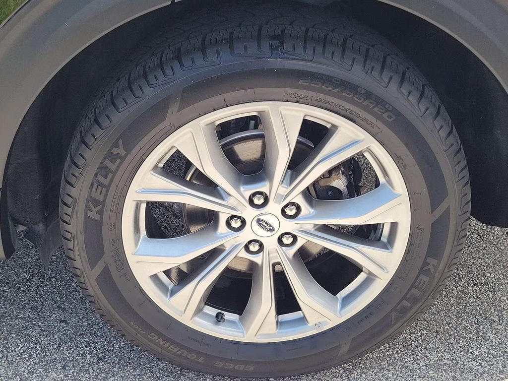 2023 Black Metallic Ford Explorer Limited RWD SUV