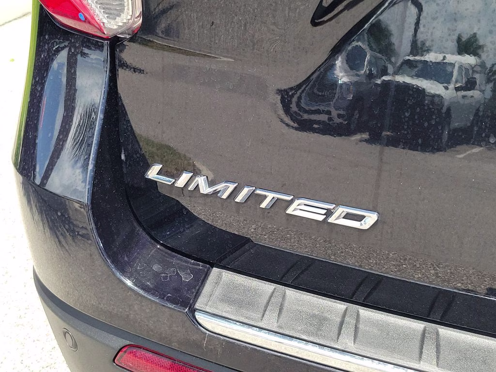 2023 Black Metallic Ford Explorer Limited RWD SUV