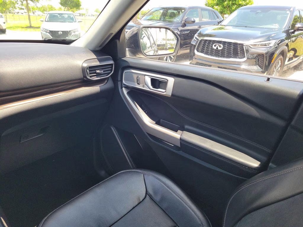 2023 Black Metallic Ford Explorer Limited RWD SUV