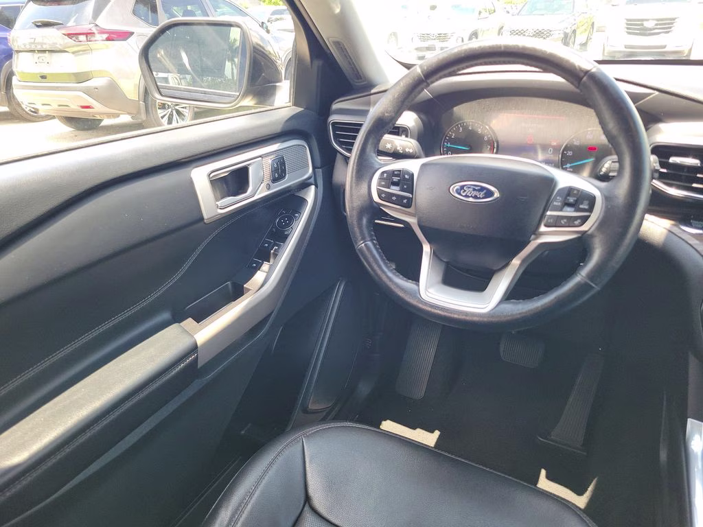 2023 Black Metallic Ford Explorer Limited RWD SUV