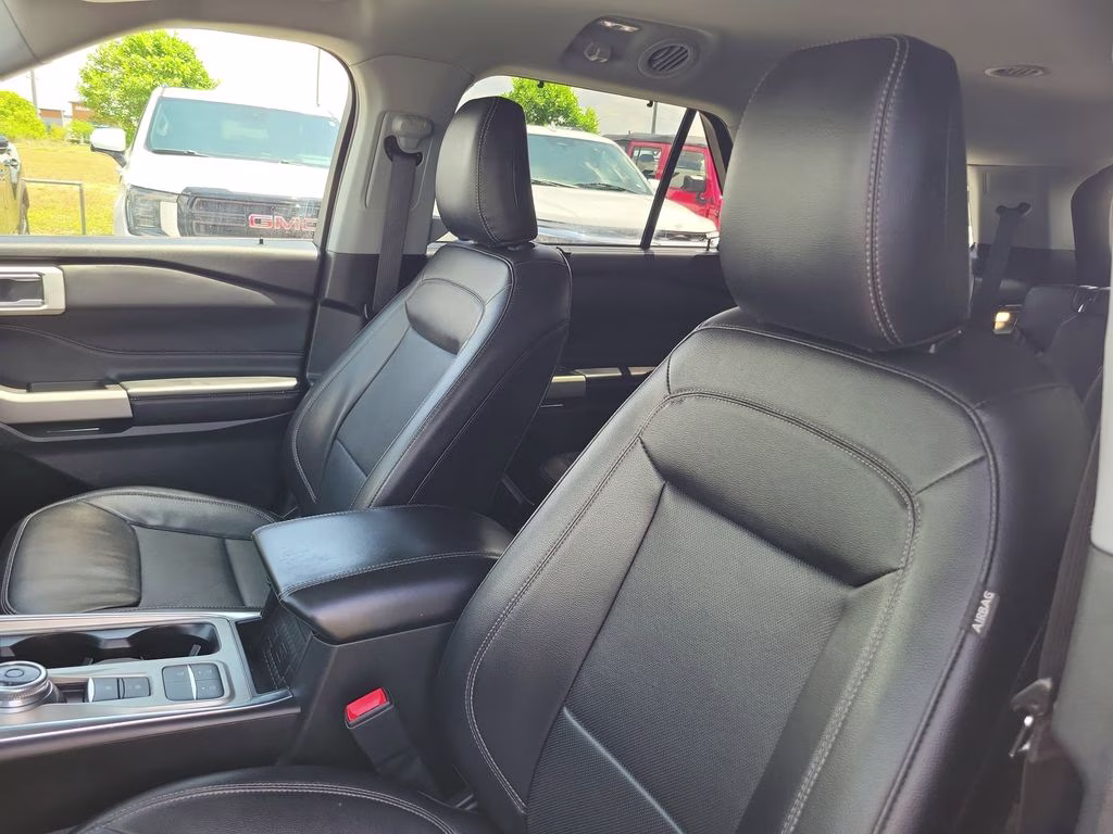 2023 Black Metallic Ford Explorer Limited RWD SUV