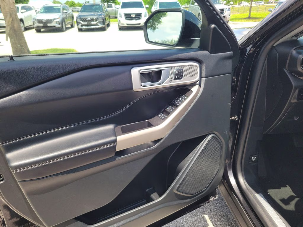 2023 Black Metallic Ford Explorer Limited RWD SUV