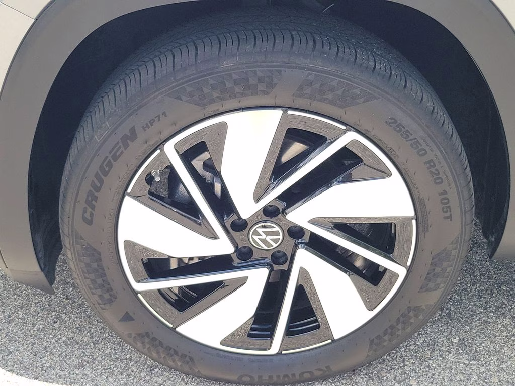 2026 Silver Volkswagen Atlas 2.0T SE w/Technology FWD SUV
