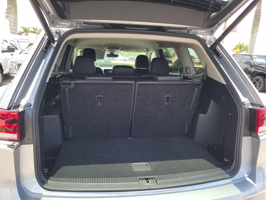 2026 Silver Volkswagen Atlas 2.0T SE w/Technology FWD SUV