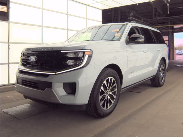 2025 Space Silver Metallic Ford Expedition Platinum 4X4 SUV