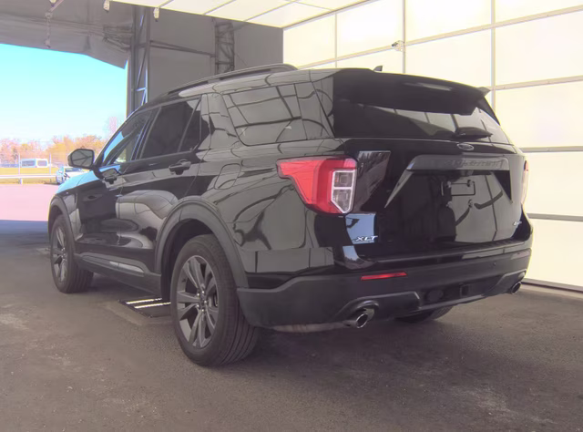 2023 Agate Black Metallic Ford Explorer XLT 4X4 SUV