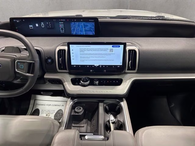 2025 Space Silver Metallic Ford Expedition Active 4X4 SUV