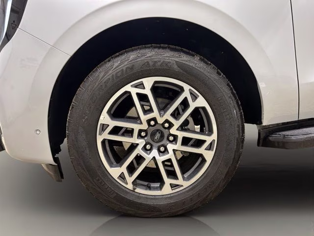 2025 Space Silver Metallic Ford Expedition Active 4X4 SUV