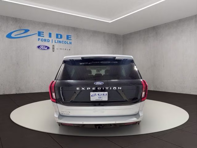 2025 Space Silver Metallic Ford Expedition Active 4X4 SUV