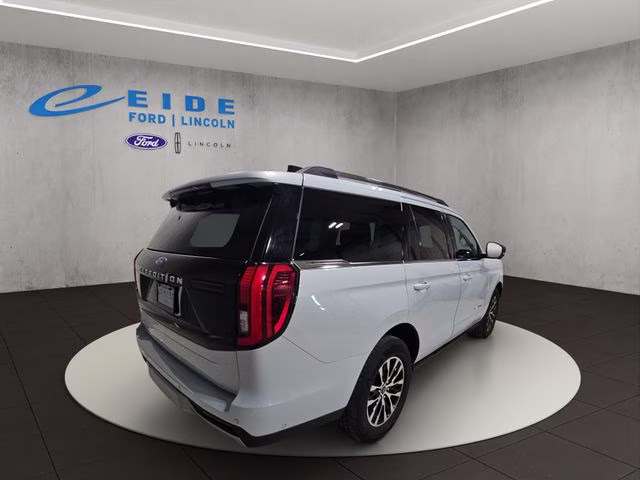 2025 Space Silver Metallic Ford Expedition Platinum 4X4 SUV