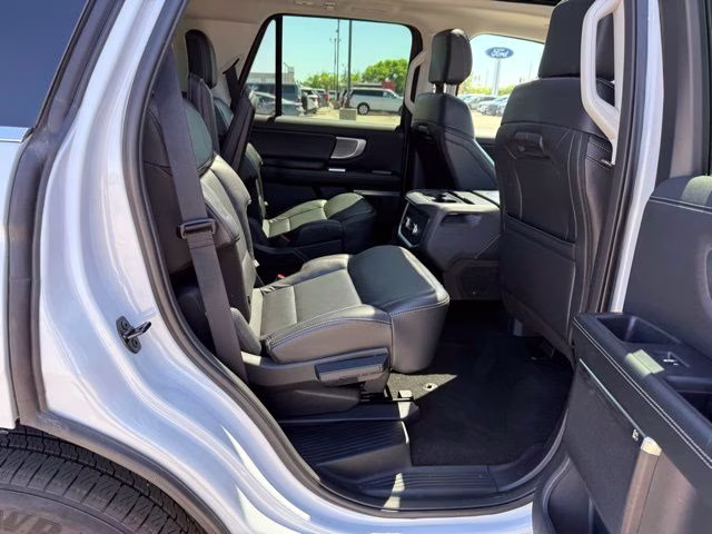 2025 Space Silver Metallic Ford Expedition Platinum 4X4 SUV