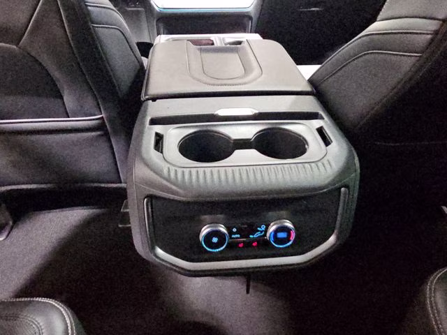 2025 Space Silver Metallic Ford Expedition Platinum 4X4 SUV