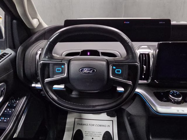 2025 Space Silver Metallic Ford Expedition Platinum 4X4 SUV