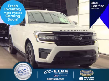 2022 Oxford White Ford Expedition Limited 4X4 SUV