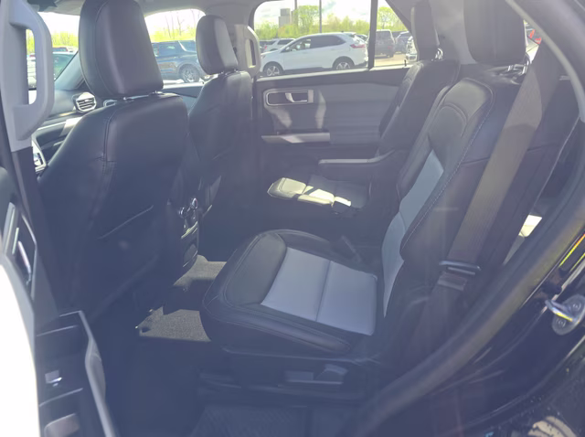 2023 Agate Black Metallic Ford Explorer XLT 4X4 SUV