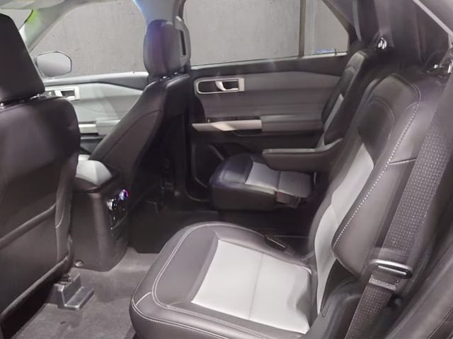 2023 Agate Black Metallic Ford Explorer XLT 4X4 SUV