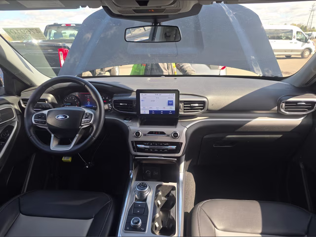 2023 Agate Black Metallic Ford Explorer XLT 4X4 SUV