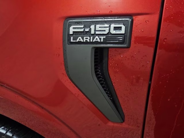 2023 Hot Pepper Red Metallic Tinted Clearcoat Ford F-150 Lariat 4X4 Truck