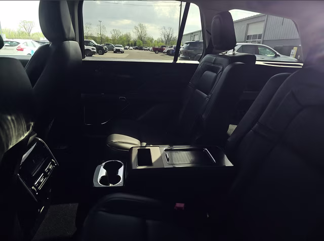 2025 Harbor Gray Clearcoat Lincoln Aviator Reserve AWD SUV