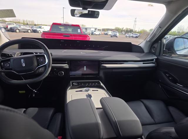 2025 Gray Mist Metallic Tri-Coat Lincoln Navigator Reserve 4X4 SUV