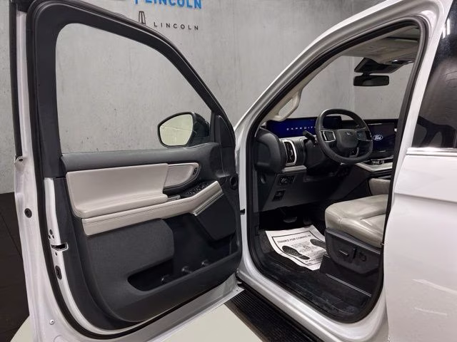 2025 Space Silver Metallic Ford Expedition Active 4X4 SUV