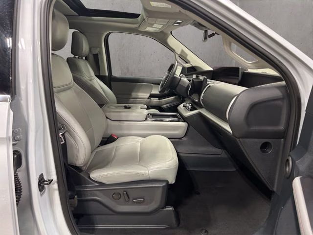 2025 Space Silver Metallic Ford Expedition Active 4X4 SUV