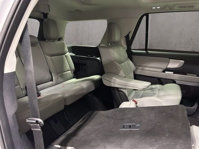 2025 Space Silver Metallic Ford Expedition Active 4X4 SUV